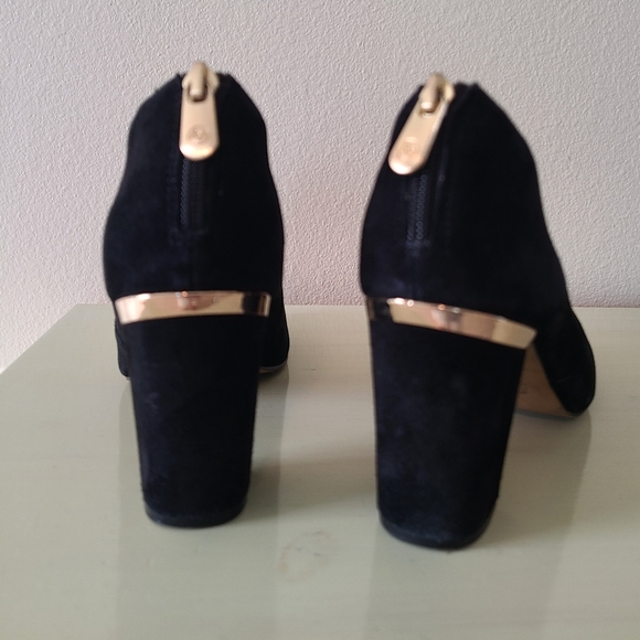 Cute Adrienne Vittadini ankle boot heels! Sz 9 - Picture 2 of 8